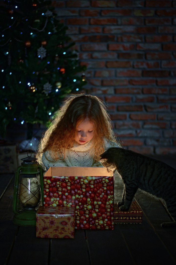 Открывая подарки Открывая подарки