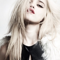 Заносчивая блондинка