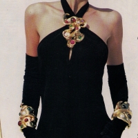 Задумчивая винтажная леди