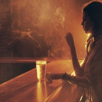 Бармен! Ещё коньячка кружечку! Бармен! Ещё коньячка кружечку!