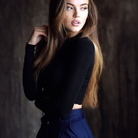 Обернулась посмотреть