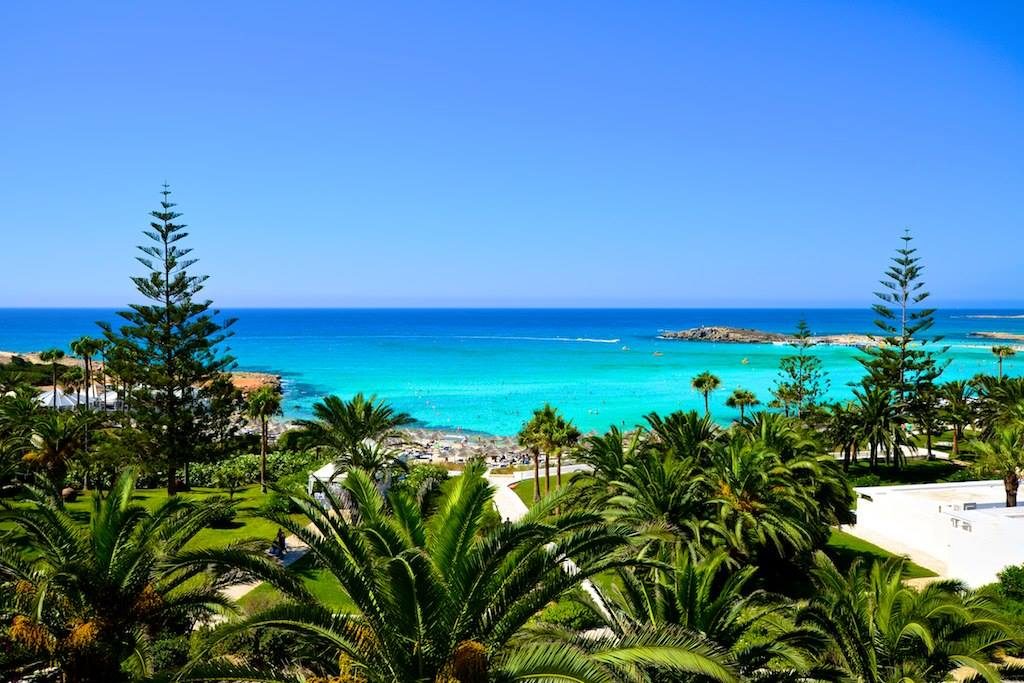 Пляж Нисси, Айя-Напа