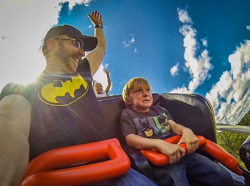 Радостно и весело с папкой на карусельках!