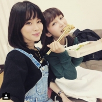 Левая особенно хороша!