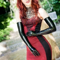 Весёленькая какая!