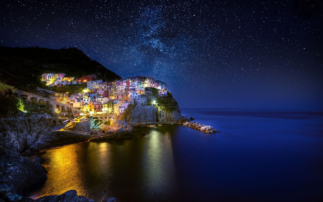 Млечный озаряя путь