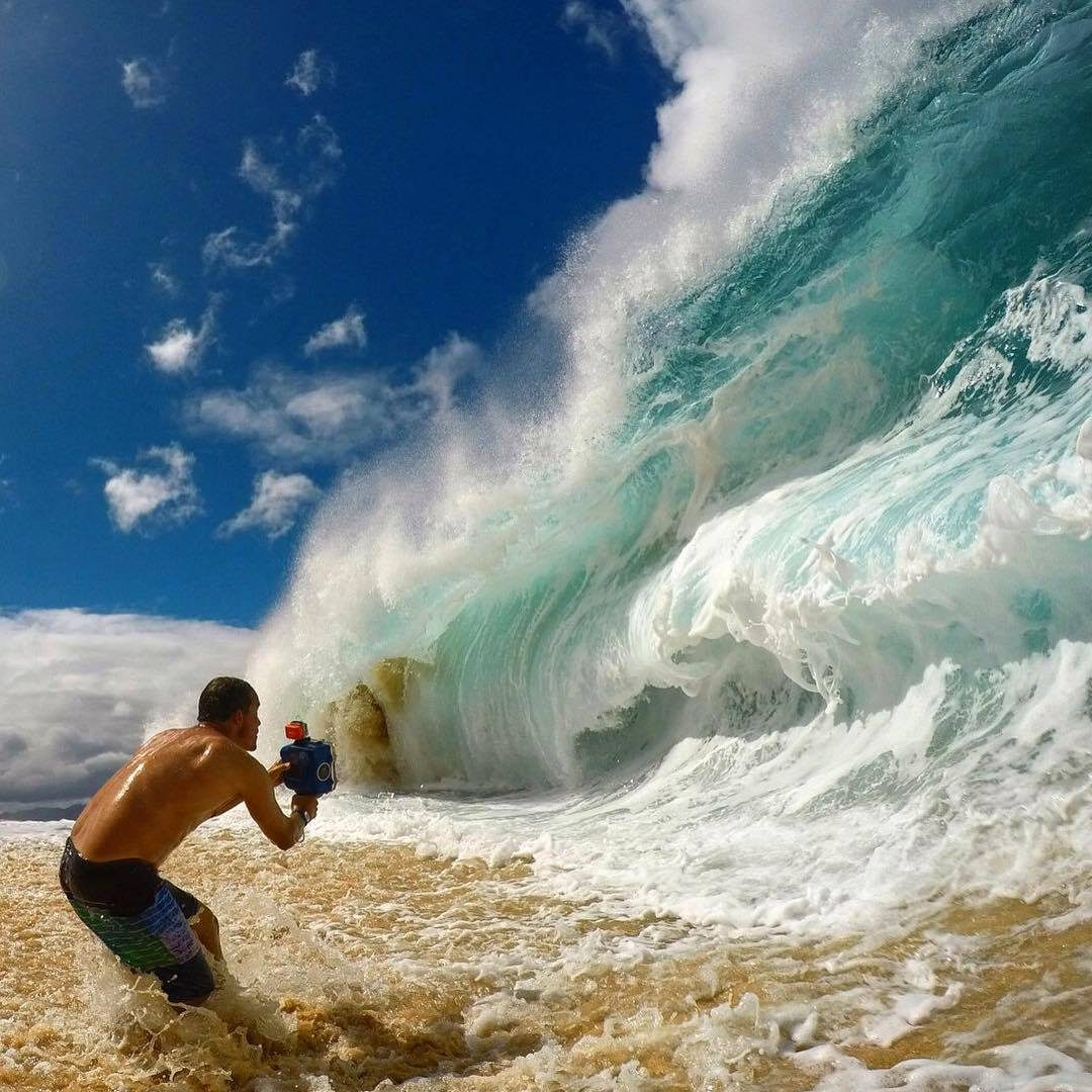 Фотограф и волна