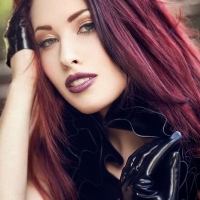 Медноволосая Медноволосая