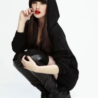 Яркая помада Яркая помада