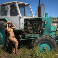 Сельские трактористки