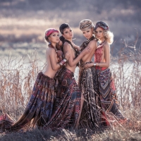 Четыре девицы