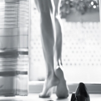 Так в койку спешит, что аж тухли растеряла!