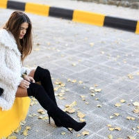 Поправить сапожки надо